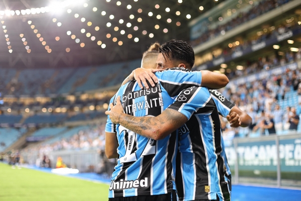 Grêmio goleia o Caxias por 4 a 0 pelo Gauchão 