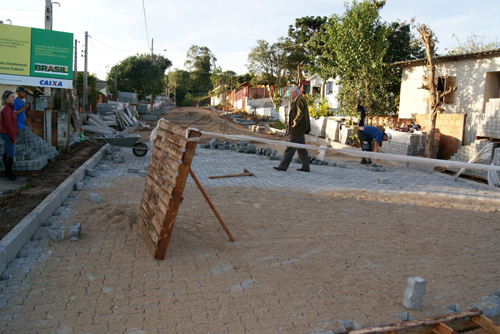 Prefeitura investe em calçamento no Fátima