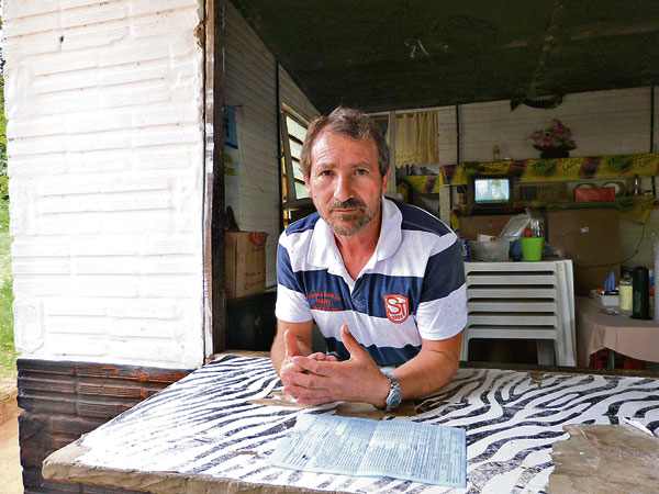 Proibido arrasta-pé nos bares da Praia Nova