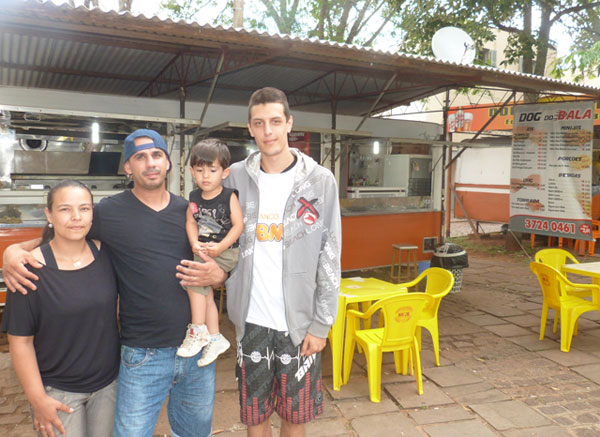 Ex-empregado agora é proprietário de carro lanche na Praça Honorato