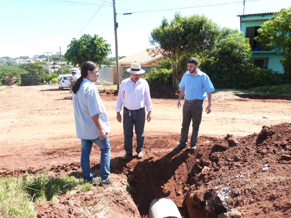 Prefeito lança obra piloto do projeto 