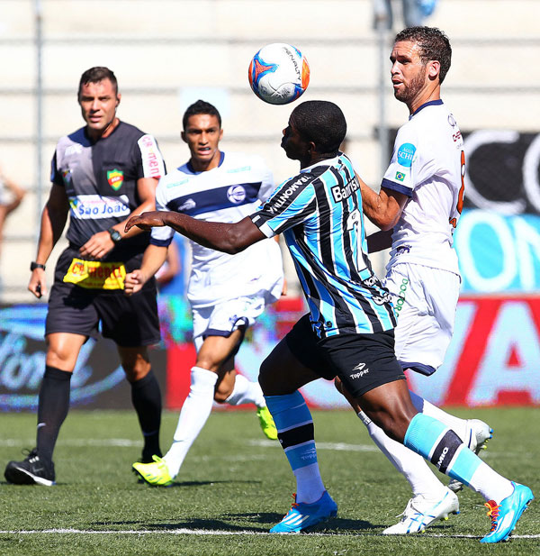 Grêmio arranca com derrota por 1 a 0 para o São José