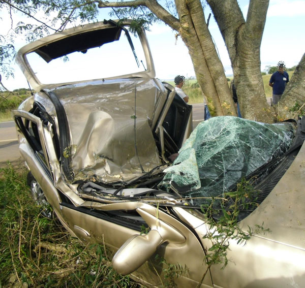 Acidente ontem na 290 provoca morte de casal