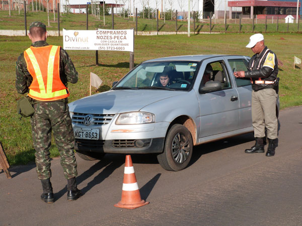 Exército fez novas barreiras nos acessos da cidade