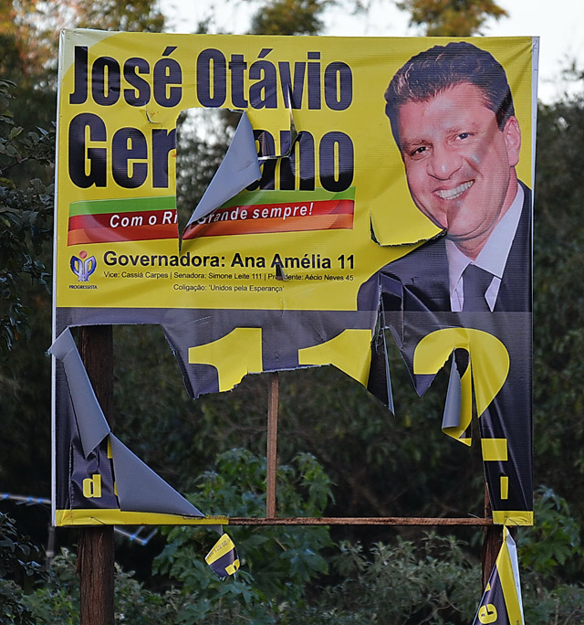 Placas de José Otávio Germano foram vandalizadas