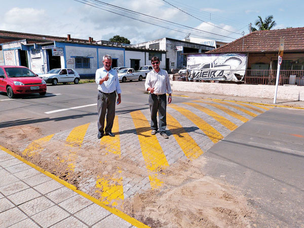 Quebra-molas na Aparício Borges