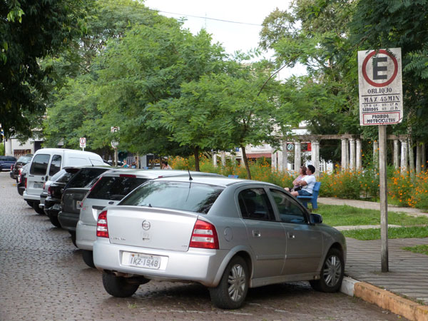 CDL consulta associados sobre o estacionamento rotativo