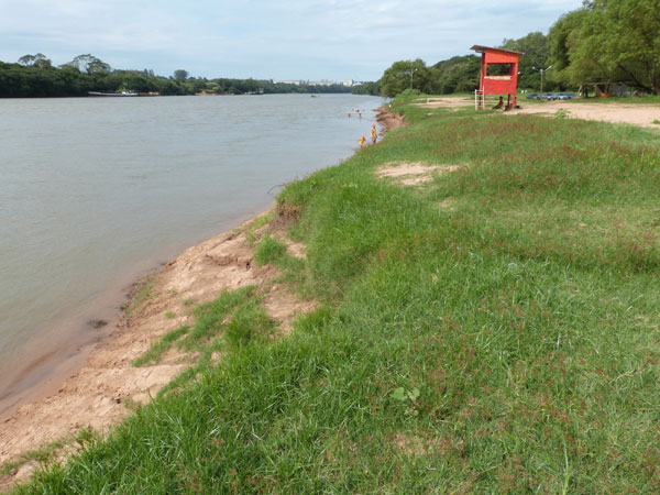 Praia Nova quase deserta encerra o veraneio