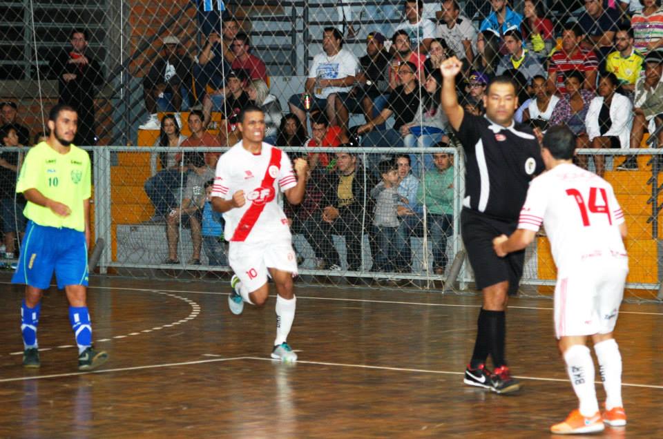 Acafutsal não segura a vitória e fica no 6 a 6 com o América