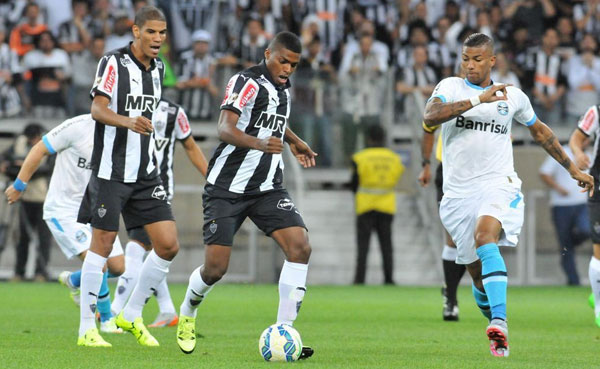 Grêmio confirma boa fase com 2 a 0 sobre o Galo