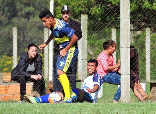 Elite bate o 14 nos pênaltis e vai à final do Cachoeirão