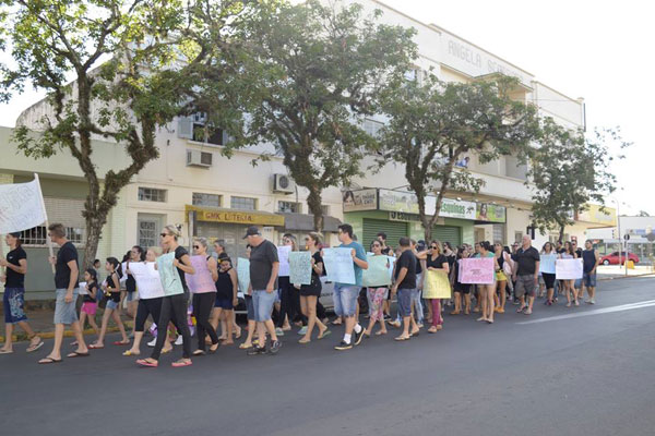 Drama familiar em praça pública