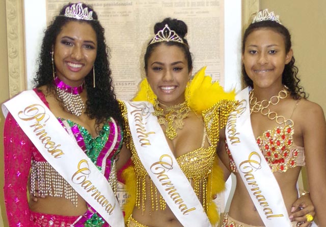 Lisa Marques é a rainha do Carnaval de Cachoeira do Sul