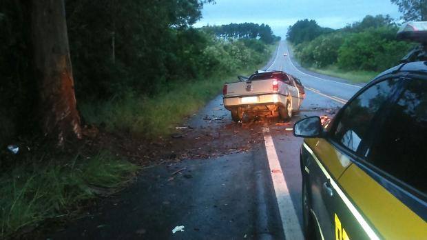 Acidente de carro causa duas mortes na BR 153