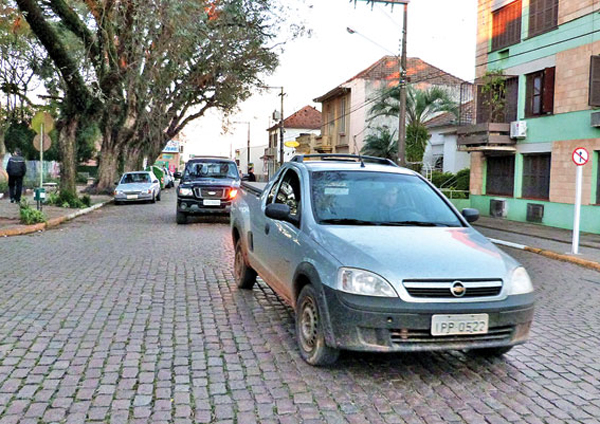 Acesso complicado para chegar até o Parque da Fenarroz