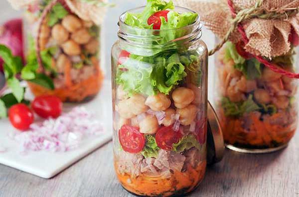 Salada em pote pronta para o consumo