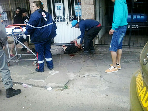 Homem foi ferido com facada no braço em briga na Avenida Brasil