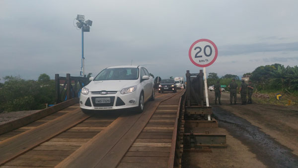 Lentidão no primeiro dia de trânsito sobre a ponte do 3º BE Cmb na RSC 287