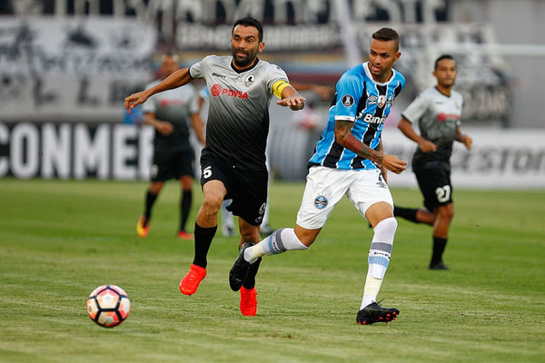 Grêmio derrota o Zamora por 2 a 0 na estreia na Libertadores