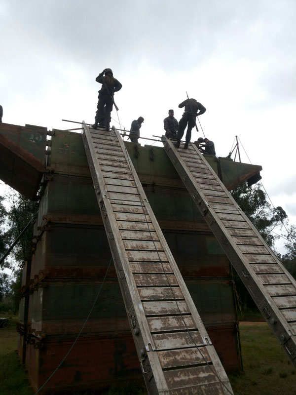 Militares do 3º BE Cmb em semana de acampamento para receberem boinas