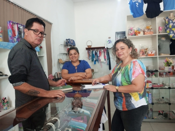 Educação Ambiental orienta comerciantes