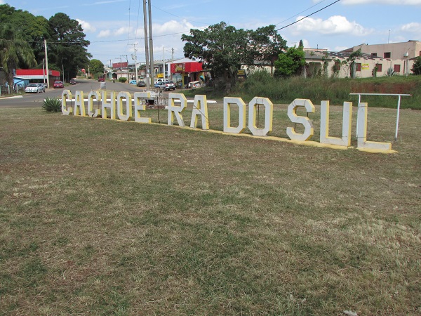 Letreiro da entrada de Cachoeira do Sul danificado pela terceira vez