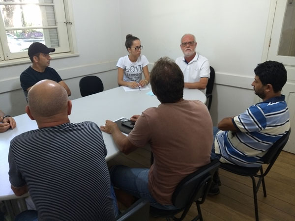 Prefeitura coloca ordem nas mesas e cadeiras dos carros-lanche