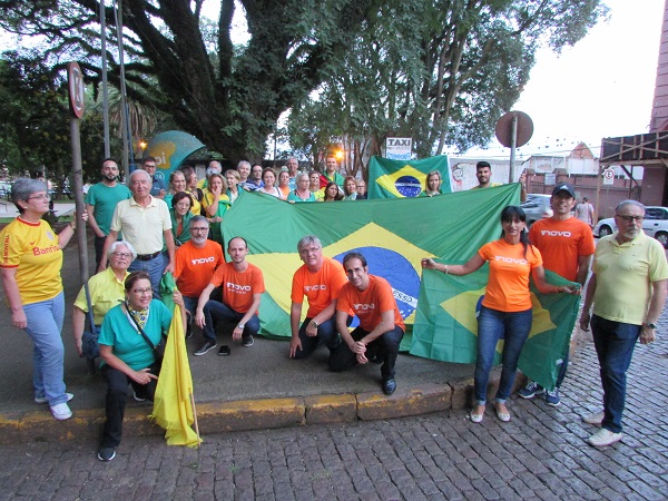 Manifestantes protestam contra a impunidade na Rua 7