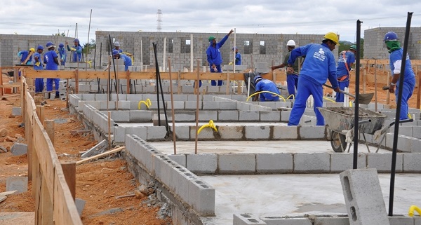 Trabalhadores na construção civil ainda sem reajuste