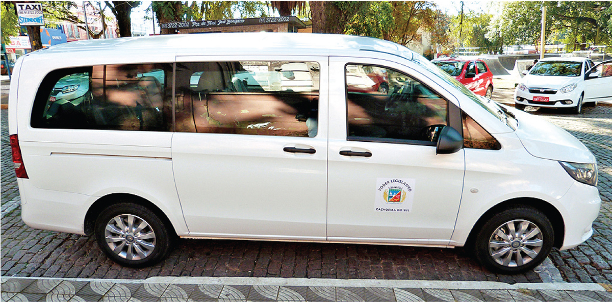 Figueiró sugere emprestar carro da Câmara para Saúde