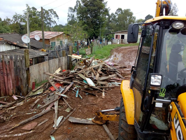 MP manda derrubar casas usadas como pontos de tráfico