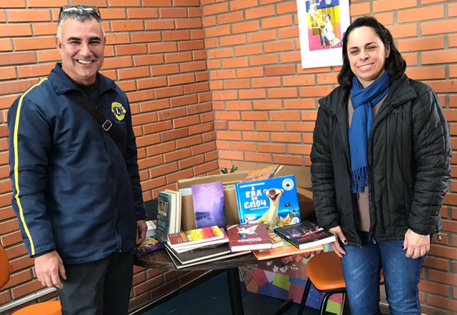 Lions Cachoeira do Sul doou 150 livros para três instituições