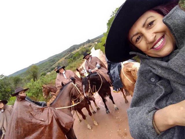 Cavalgada Cultural enfrenta a chuva para resgatar a história