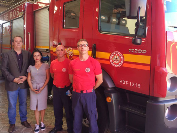 Deputado Marlon Santos promete novo caminhão ao Corpo de Bombeiros