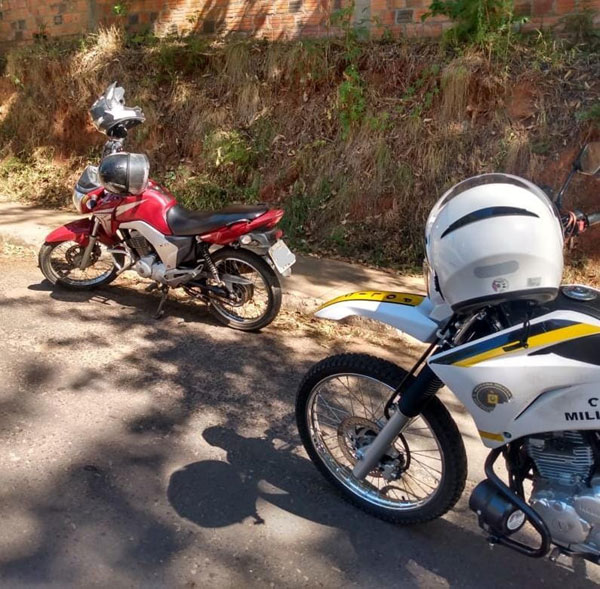 Dupla é presa com moto furtada de guarda da Prefeitura