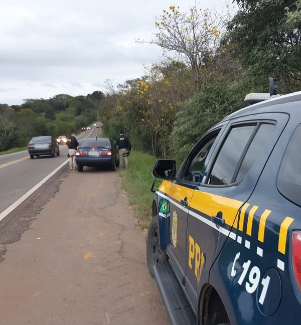 PRF aplica 15 multas em duas horas na BR 153