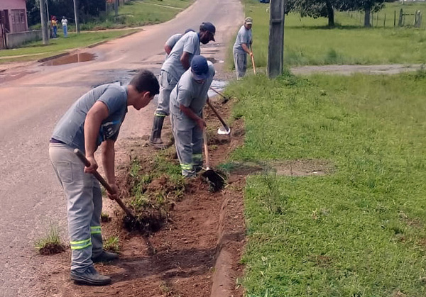 Prefeito determina mutirão de limpeza de ruas e praças