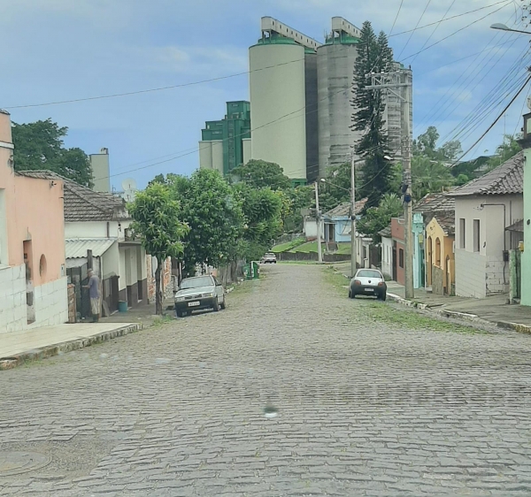 Trânsito será bloqueado nesta sexta-feira na Rua Moron