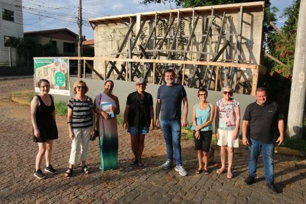 Concluído o travamento do monumento Sinta-se Feliz na Capital do Arroz