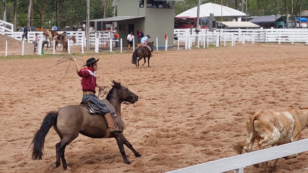 Cachoeirense é campeão no tiro de laço da Fecars