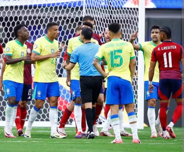 Brasil marca passo e empata na estreia com a Costa Rica 