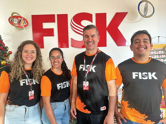 Fisk oferece aulas de  inglês todos os dias